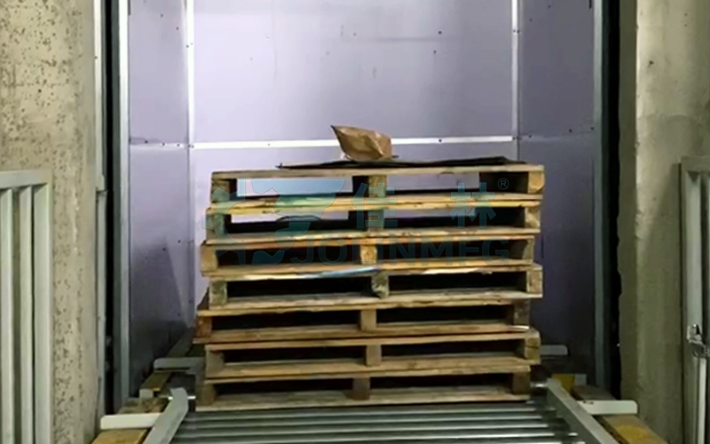 垂直提升機(jī)