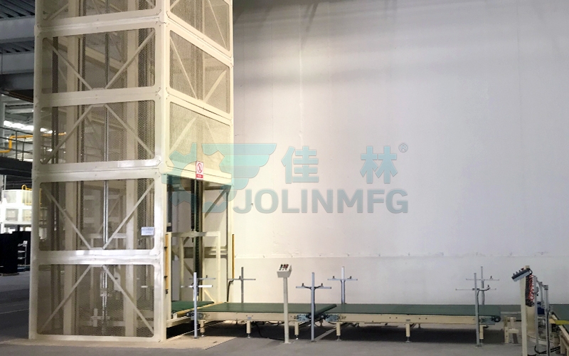 垂直提升機(jī)