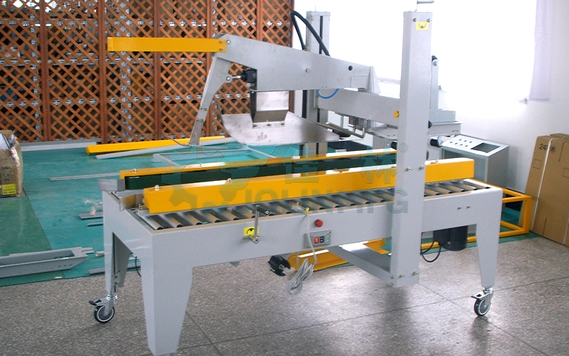 自動(dòng)折蓋封箱機(jī)