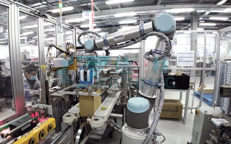 自動(dòng)開(kāi)裝封一體機(jī)